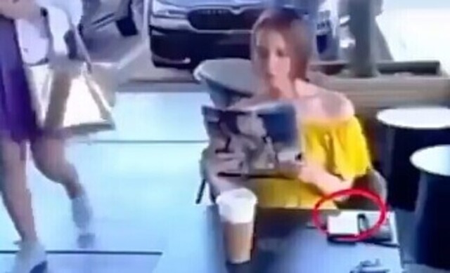 【動画】 レストランでスマホを盗られない様にする女性の冴えた気配り！！