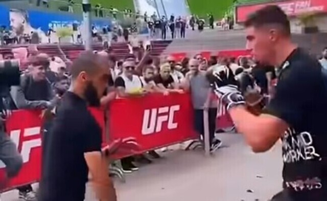 【動画】「殴られない屋」のディフェンス・テクニックが凄すぎるｗｗｗ！！
