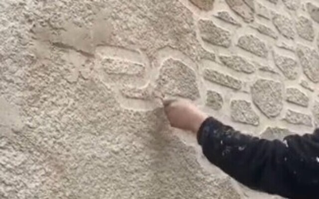 【動画】 見ていて気持ちイイ！？普通の壁をオシャレにする左官仕事ｗ！！