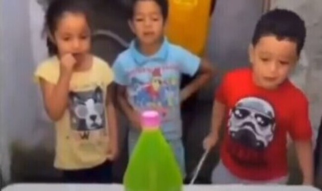 【動画】 どんなゲームをやっても必ず景品が「キュウリ」になる少年ｗ！！