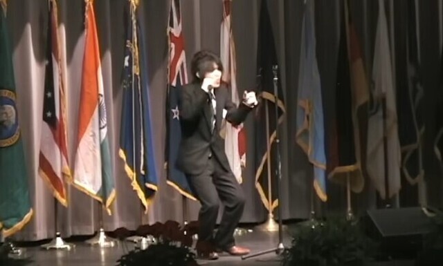 【動画】 アメリカの口笛世界大会で優勝したクセ強めの「トルコ行進曲」!!