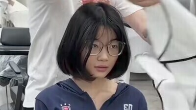 「【画像】地味メガネちゃん、大学デビュー成功ｗｗｗｗｗｗ」　ほか