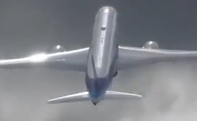 【動画】 デカい「旅客機」は乗客を乗せていない時ほぼ垂直に離陸できる!?: ひろぶろ