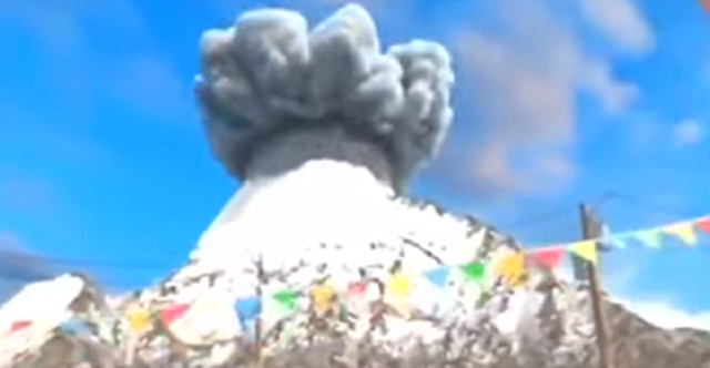 エトナ山の噴火の瞬間がアニメみたい.png