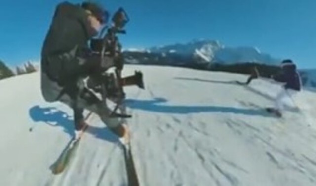 スキーヤーを撮るカメラマンの方が凄い.jpg