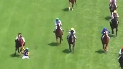 デムーロの落馬事故瞬間.jpg