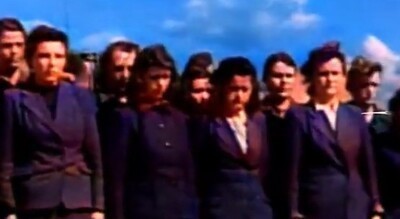ナチス強制収容所の女性囚人の末路、カラー化.jpg