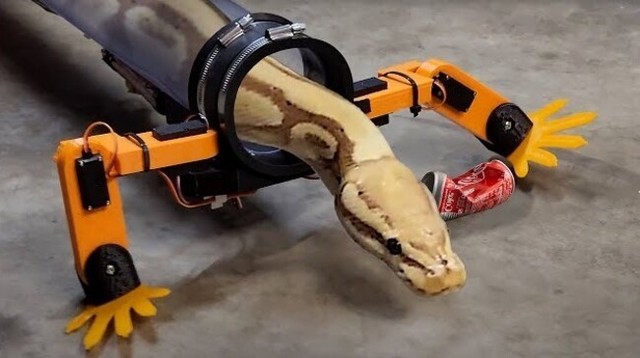 ヘビにロボットの手足を付けてみた.jpg