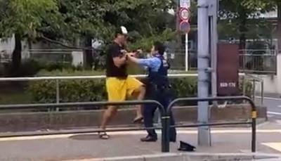 危険人物と警察官.jpg