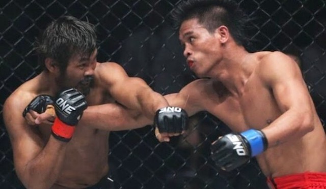 打たれ強いムエタイ選手と互角の戦い.jpg