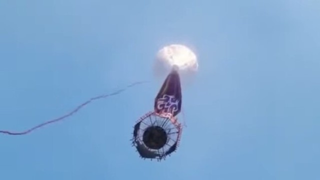 気球から花火.jpg