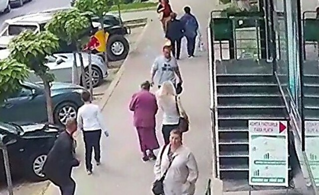 素手で殴る通り魔.jpg