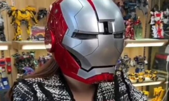 電動のアイアンマンのマスク.jpg