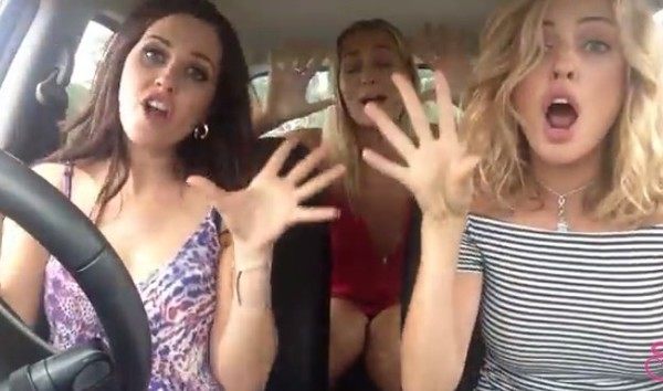 オーストラリアの美女3人組による口パクパフォーマンス
