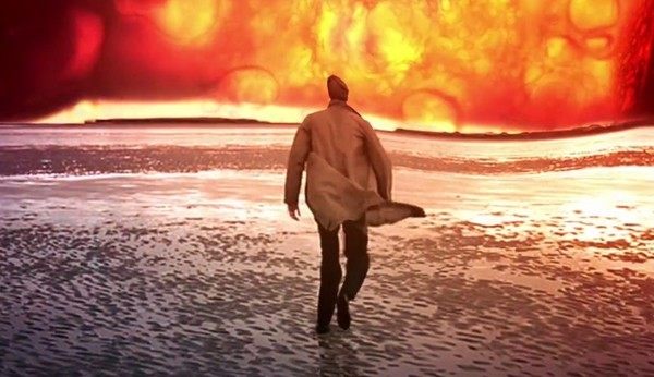 映画のフィルムの燃焼から逃げる (1)