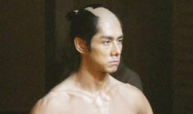 西島秀俊の体