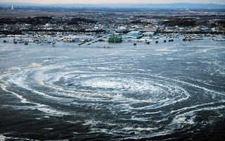 東北地震の渦巻き津波画像と予言 (1)