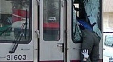 電車に突っ込んだ人
