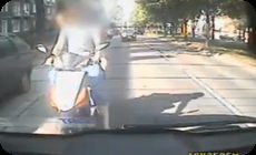 オカマを掘られるスクーター