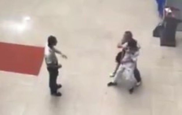 人質をとった犯人を射殺？