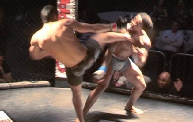 ハイキックで歯が飛ぶ