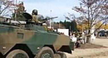 自衛隊の戦車の脱輪