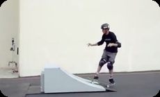 スケボーで車飛び越え