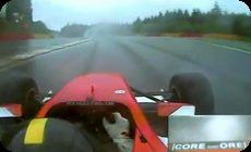 Ｆ１ドライバーの動体視力！寸前で避ける (1)